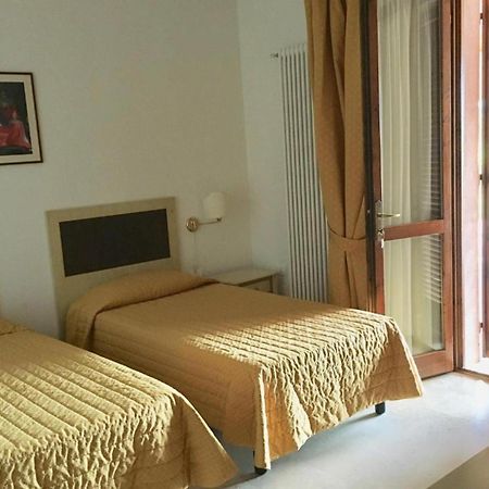 La Cipriana Villa กัสตาลเญโต การ์ดุชชี ภายนอก รูปภาพ