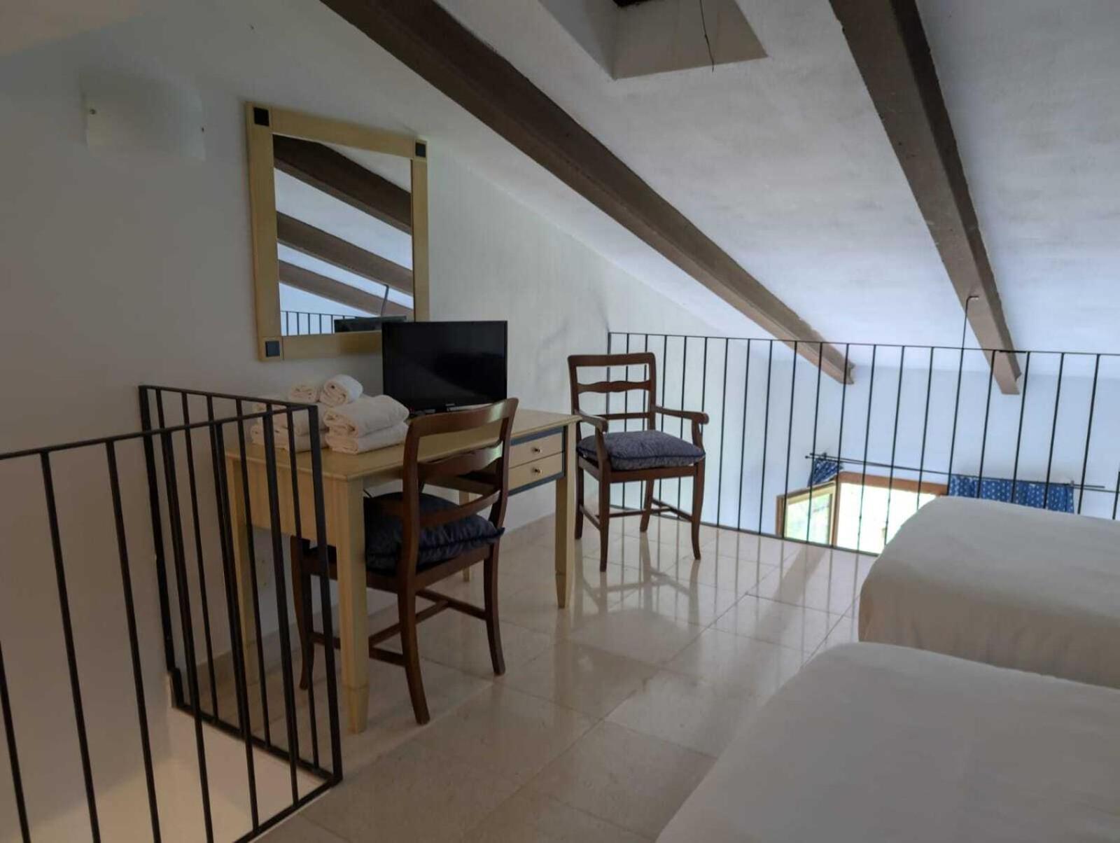 La Cipriana Villa กัสตาลเญโต การ์ดุชชี ภายนอก รูปภาพ
