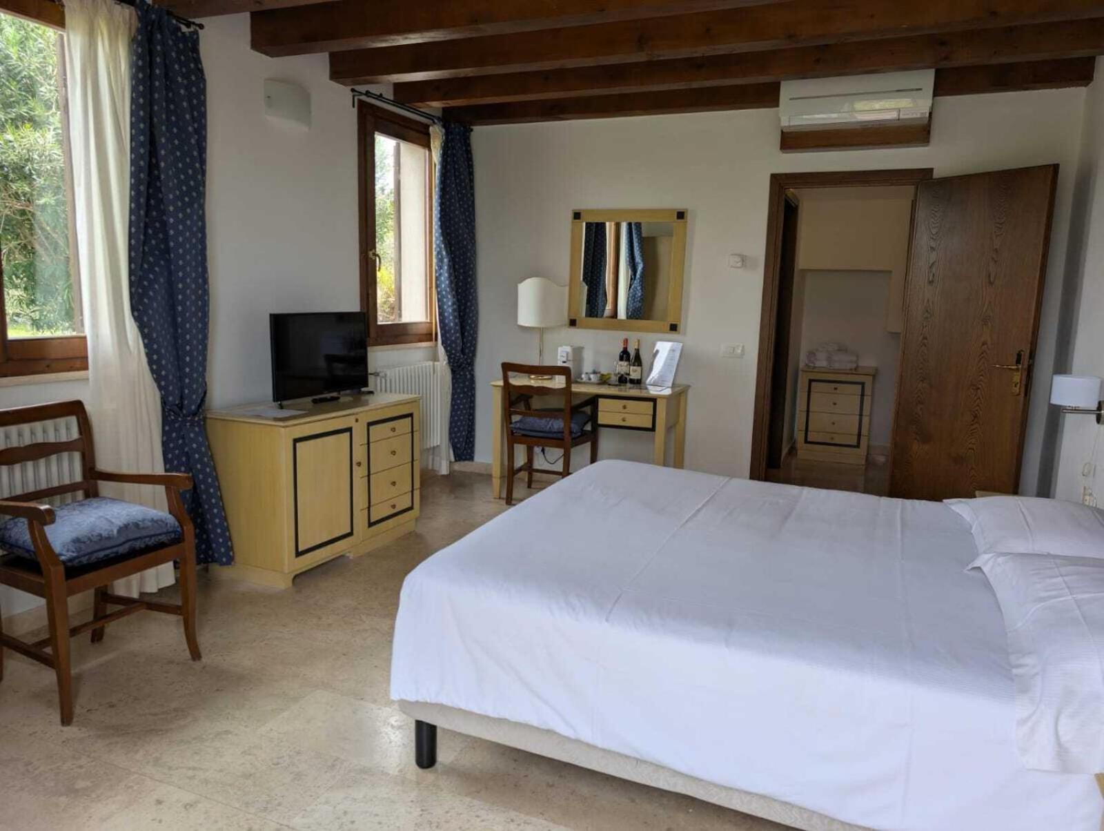 La Cipriana Villa กัสตาลเญโต การ์ดุชชี ภายนอก รูปภาพ