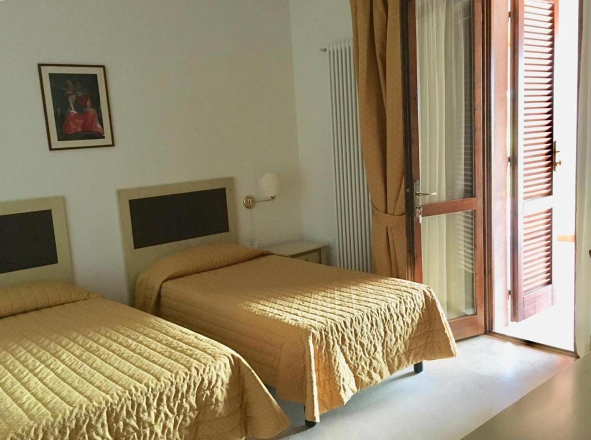 La Cipriana Villa กัสตาลเญโต การ์ดุชชี ภายนอก รูปภาพ
