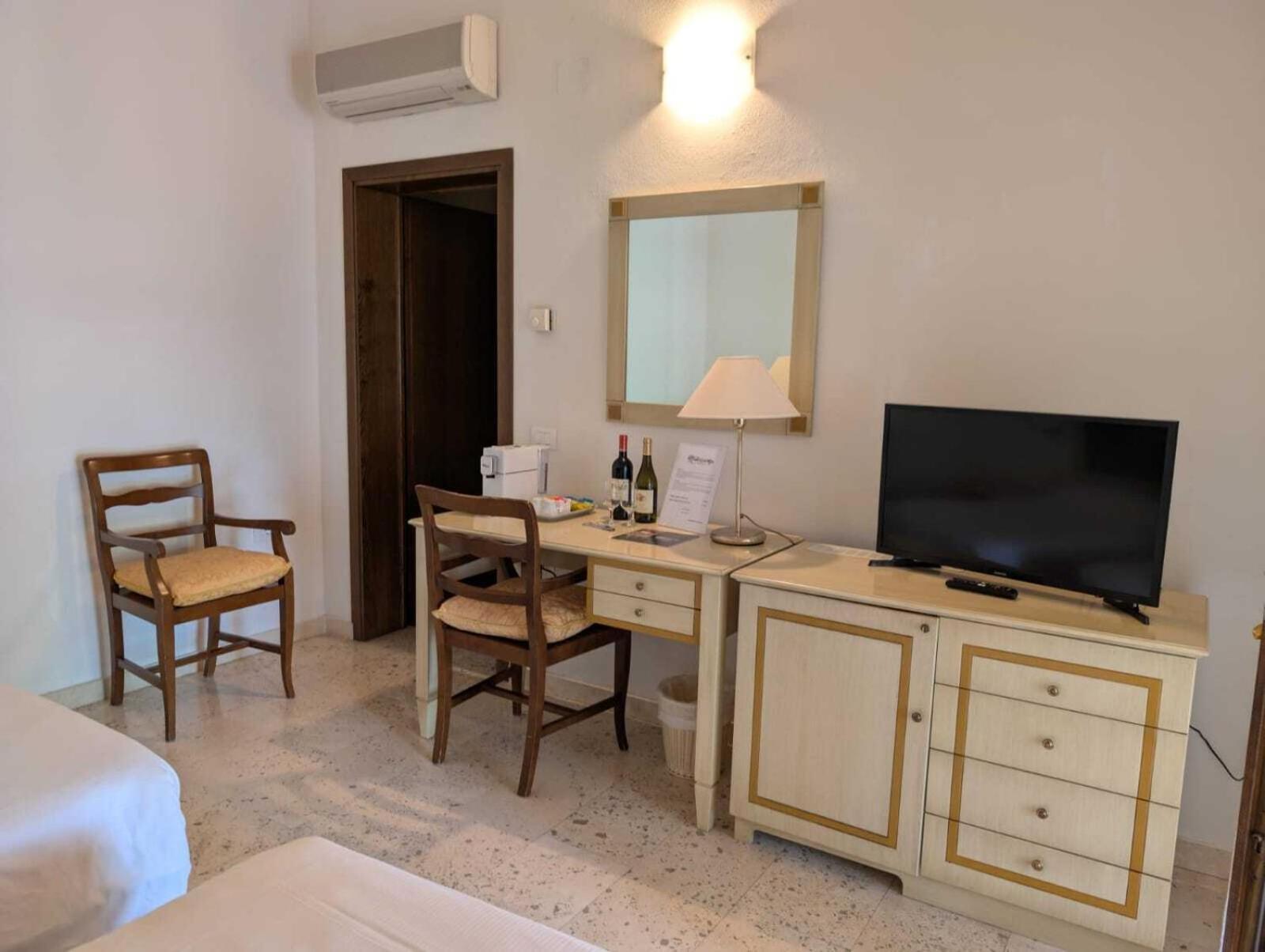 La Cipriana Villa กัสตาลเญโต การ์ดุชชี ภายนอก รูปภาพ